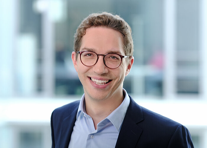 Dr. Marco Trenz (IWConsult)