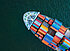 Vollbeladenes Containerschiff im Wasser