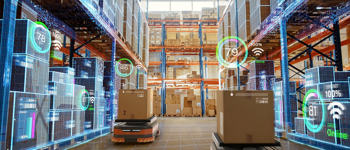Digitale Lagerhalle mit autonomen und vernetzten Logistikrobotern